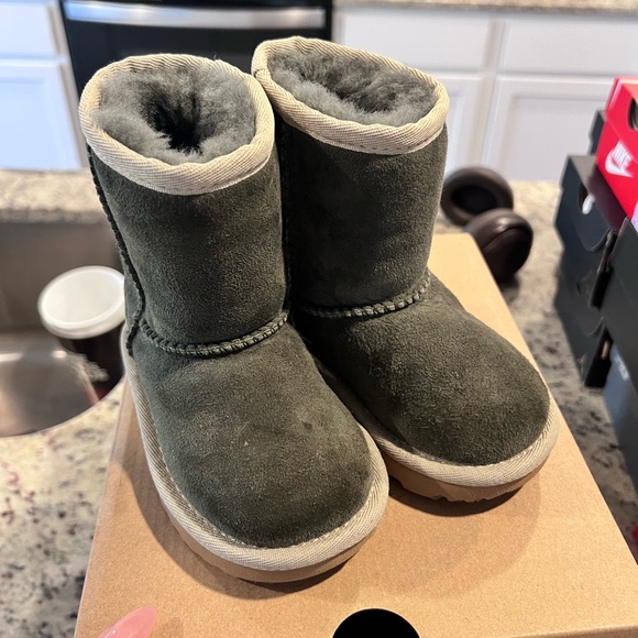 UGG Other - Toddler Girl Uggs size 6